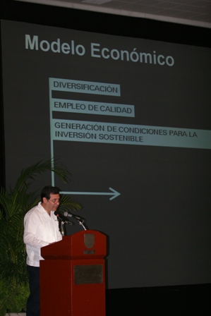 Ing. Alberto Reyes Carrillo
Secretario de Planeación y Presupuesto
Momentos de su presentación.